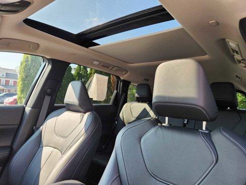 Certified 2025 INFINITI QX60 Pure image 12