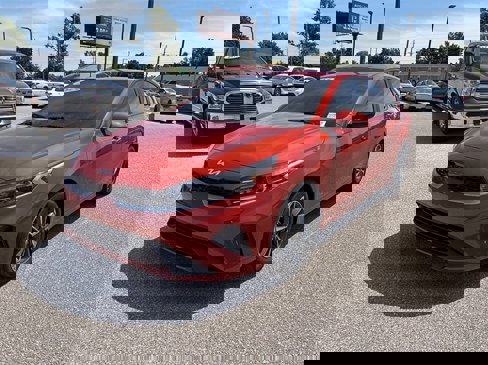 Used 2024 Kia Forte LXS image 3