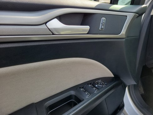 Used 2017 Ford Fusion S image 18