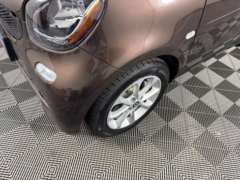 Used 2018 smart fortwo electric drive image 10