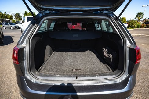 Used 2017 Volkswagen Golf Alltrack image 22