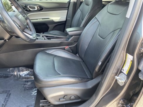 Used 2022 Jeep Compass Limited image 9