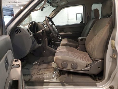 Used 2003 Nissan Frontier SE image 10