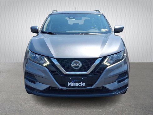 Used 2020 Nissan Rogue Sport SV image 2