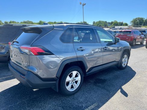 Used 2020 Toyota RAV4 XLE image 3