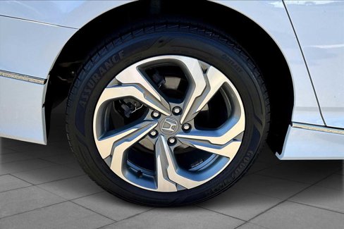 Used 2018 Honda Accord EX image 10