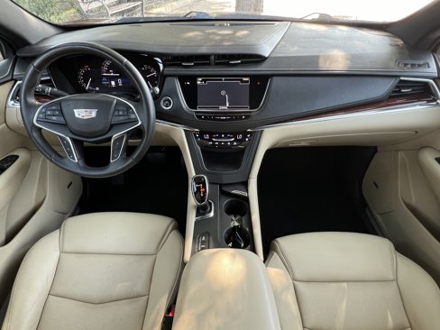 Used 2018 Cadillac XT5 Premium Luxury image 16