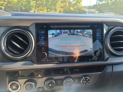 Used 2018 Toyota Tacoma TRD Sport image 24