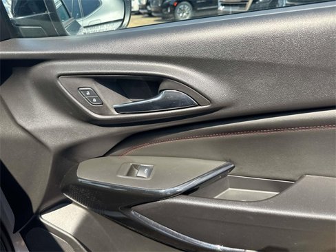 Certified 2025 Chevrolet Trax RS w/ Sunroof Package image 18