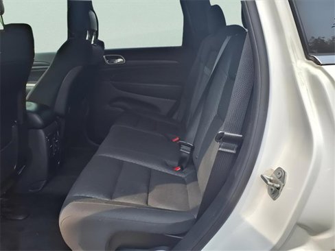 Used 2018 Jeep Grand Cherokee Laredo image 9