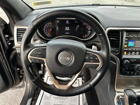 Used 2017 Jeep Grand Cherokee Limited image 12