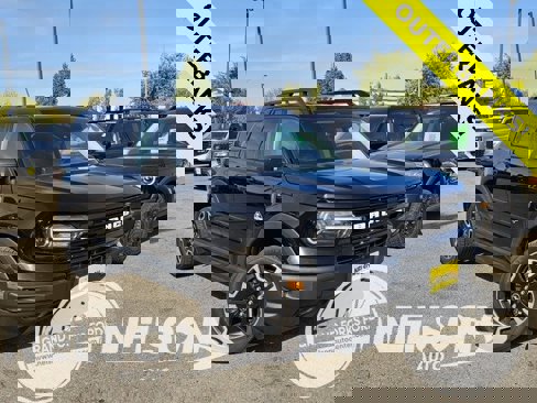 Used 2022 Ford Bronco Sport Outer Banks w/ Tech Package image 1