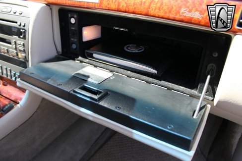 Used 2002 Cadillac Eldorado Collector's Edition image 25