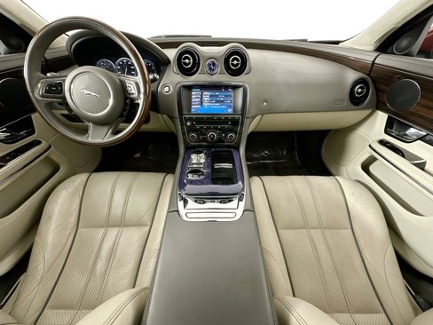 Used 2012 Jaguar XJ L image 22