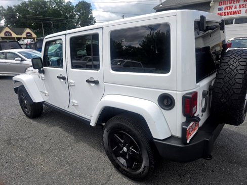 Used 2012 Jeep Wrangler Unlimited Rubicon w/ Connectivity Group image 23