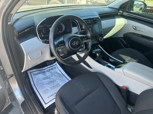 Used 2022 Hyundai Tucson SE image 13