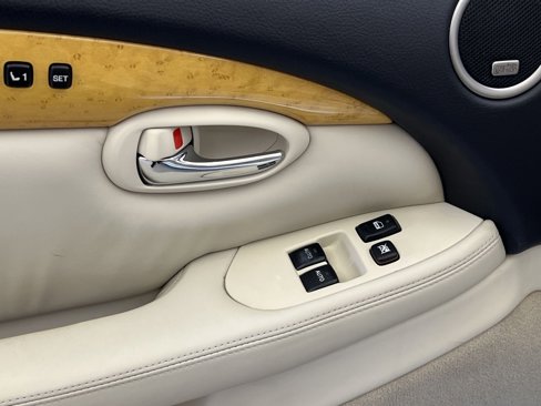Used 2003 Lexus SC 430 Convertible image 14