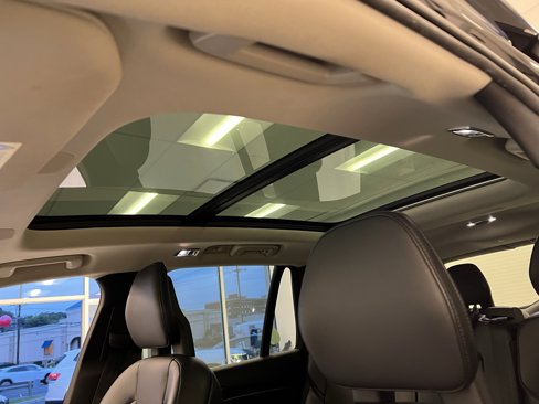 Used 2018 Volvo XC90 T5 Momentum w/ Convenience Package image 27
