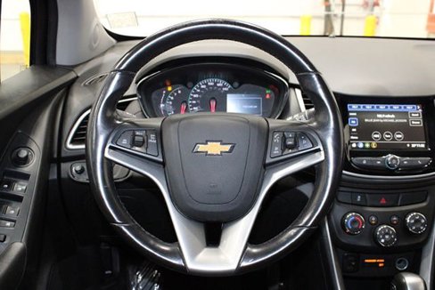 Used 2019 Chevrolet Trax LT w/ LT Convenience Package image 16