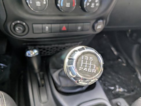 Used 2013 Jeep Wrangler Unlimited Sahara w/ Dual Top Group image 9
