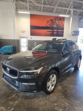 Used 2022 Volvo XC60 B5 Momentum image 10