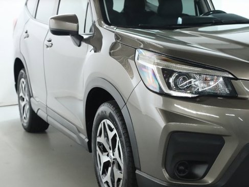 Used 2020 Subaru Forester Premium image 9