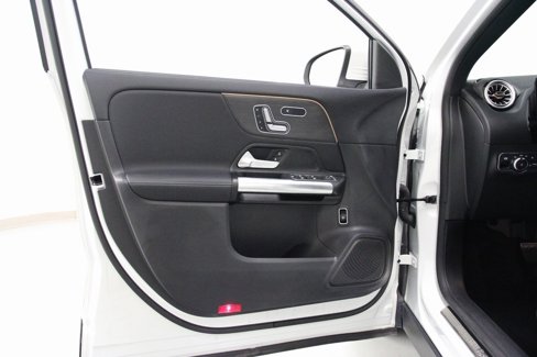 Used 2023 Mercedes-Benz GLA 250 4MATIC w/ Premium Package image 18
