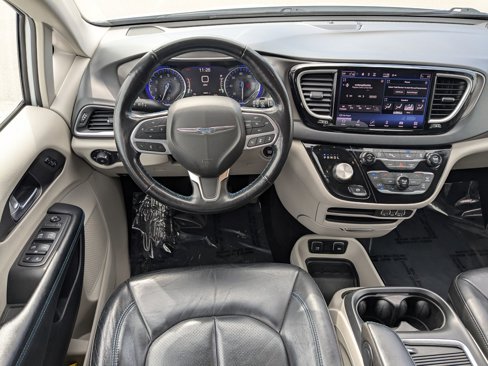 Used 2021 Chrysler Pacifica Touring-L image 30