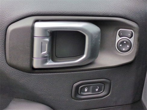Used 2019 Jeep Wrangler Unlimited Sahara w/ LED Lighting Group image 13