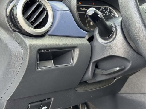 Used 2023 Nissan Versa SV image 9