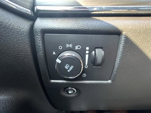 Used 2019 Jeep Grand Cherokee Limited image 18