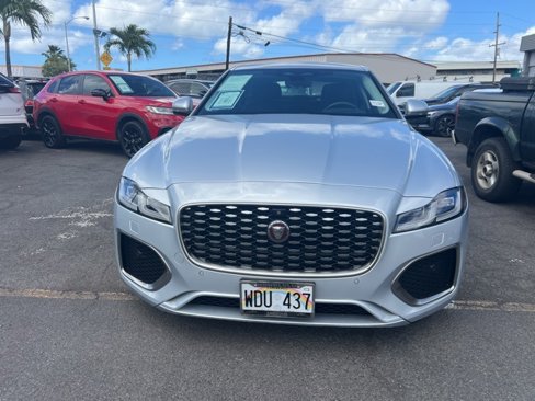 Used 2021 Jaguar XF SE image 2