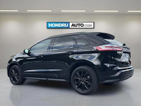 Used 2022 Ford Edge SE w/ Black Appearance Package image 3
