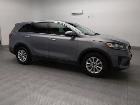 Used 2020 Kia Sorento LX image 11