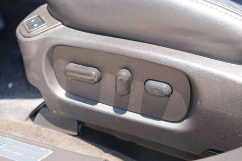 Used 2017 Ford Taurus SHO image 12