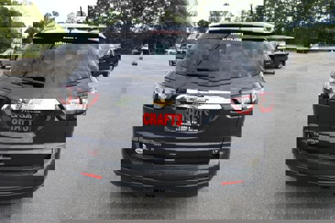Used 2017 Chevrolet Traverse LT w/ Style and Technology Package image 5