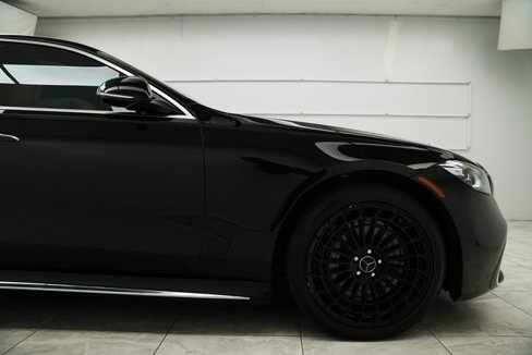Used 2022 Mercedes-Benz S 580 4MATIC Sedan w/ AMG Line Package image 13