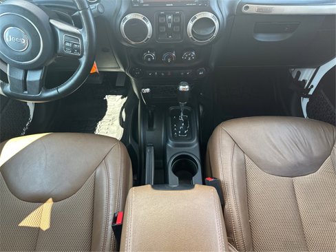 Used 2016 Jeep Wrangler Unlimited Sahara image 19