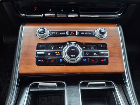 Used 2020 Lincoln Aviator Reserve w/ Equipment Group 202A image 15