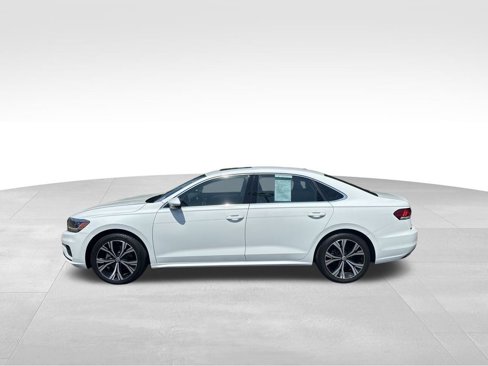 Used 2022 Volkswagen Passat 2.0T SE image 29