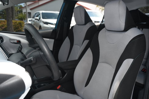 Used 2019 Toyota Prius LE image 11