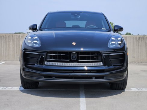 Used 2024 Porsche Macan image 11