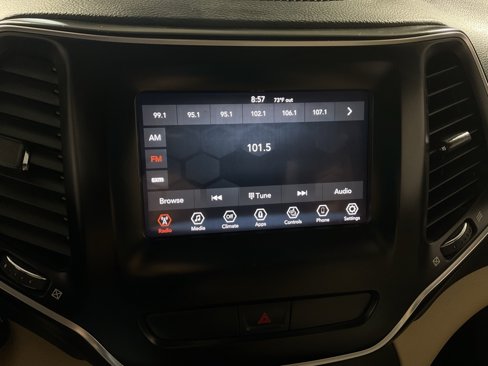 Used 2019 Jeep Cherokee Latitude w/ Cold Weather Group image 21