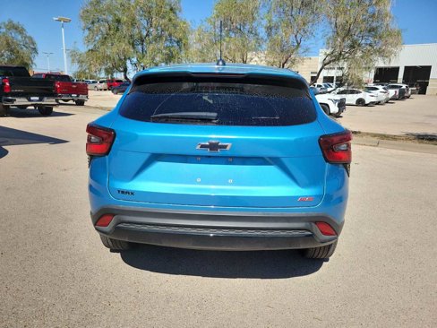 Used 2025 Chevrolet Trax RS image 5