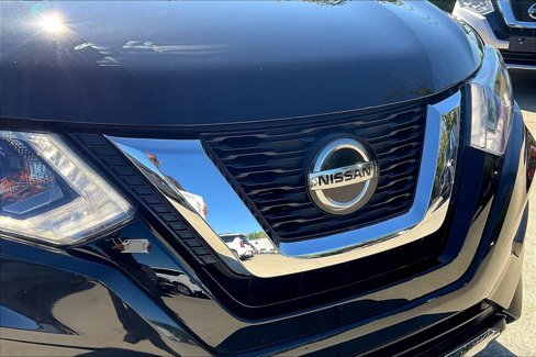 Used 2018 Nissan Rogue SV image 28