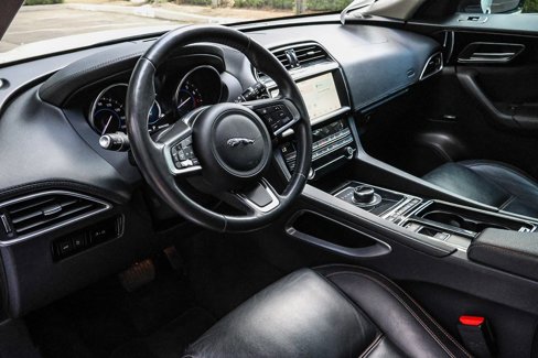 Used 2020 Jaguar F-PACE Prestige image 15