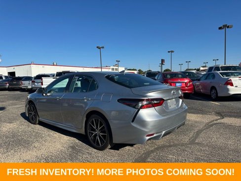 Used 2024 Toyota Camry SE image 4