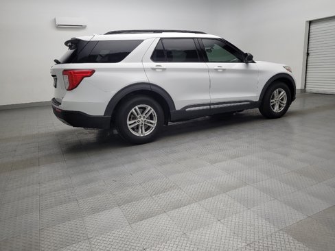 Used 2020 Ford Explorer XLT w/ Equipment Group 202A image 10