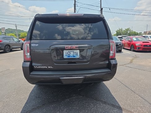 Used 2016 GMC Yukon XL SLT w/ Open Road Package image 5