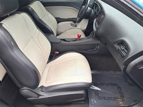 Used 2015 Dodge Challenger R/T Plus image 11